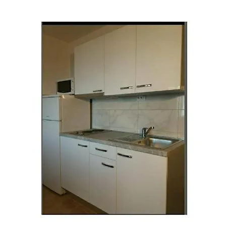 Ivona S Pogledom Na *